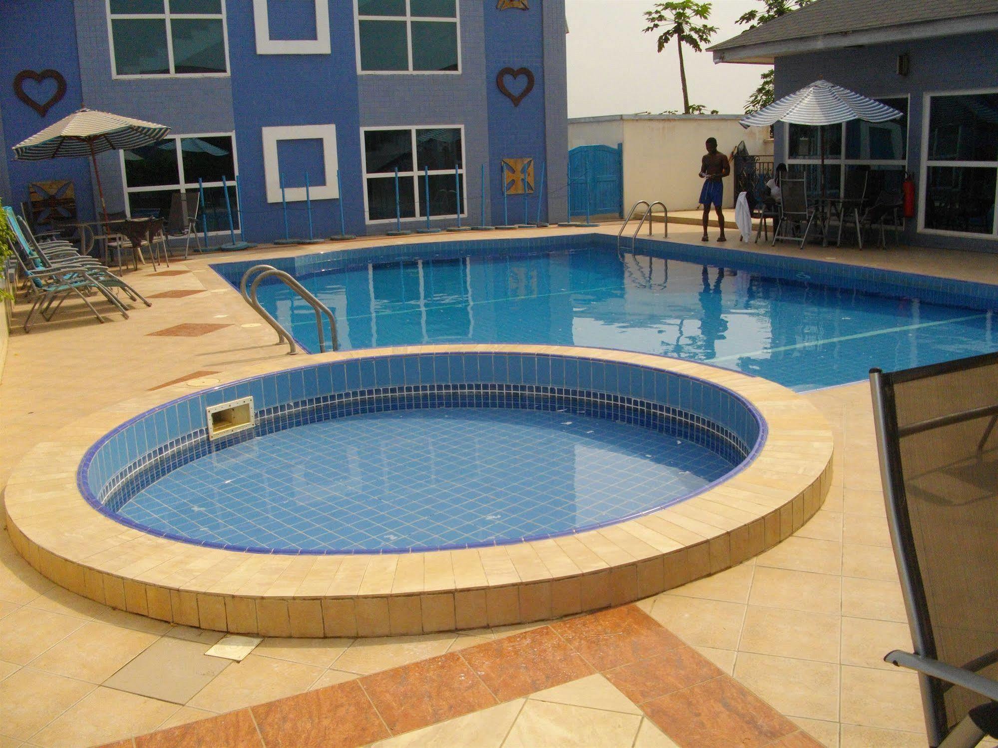 De Holiday Beach Hotel Accra Bagian luar foto
